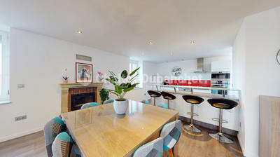 Maison - 228 m² - 6 pièces