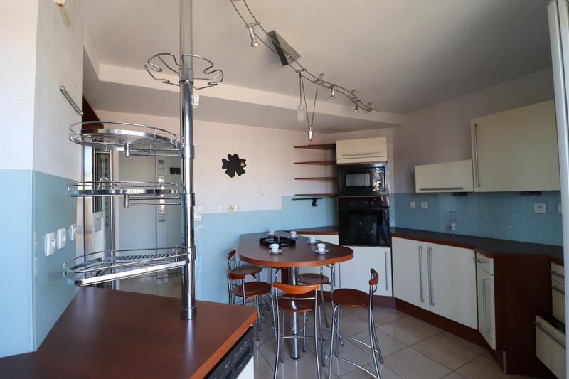 Appartement - 185 m² - 5 pièces