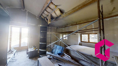 Maison ancienne - 210 m² - 6 pièces