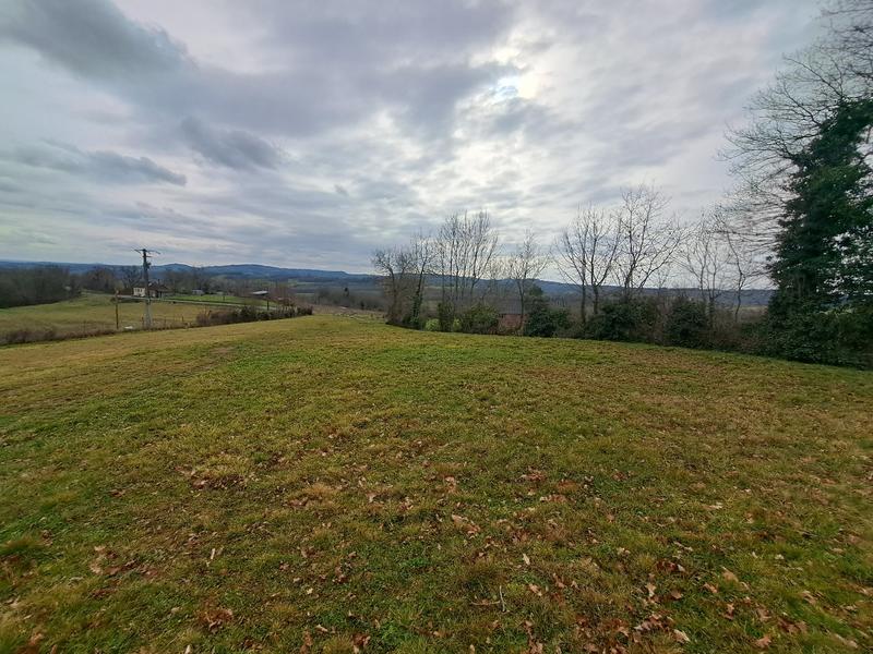 Terrain constructible - 3 280 m²