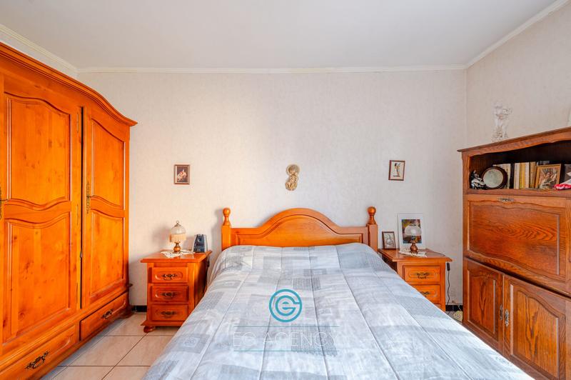 Appartement - 90 m² - 4 pièces