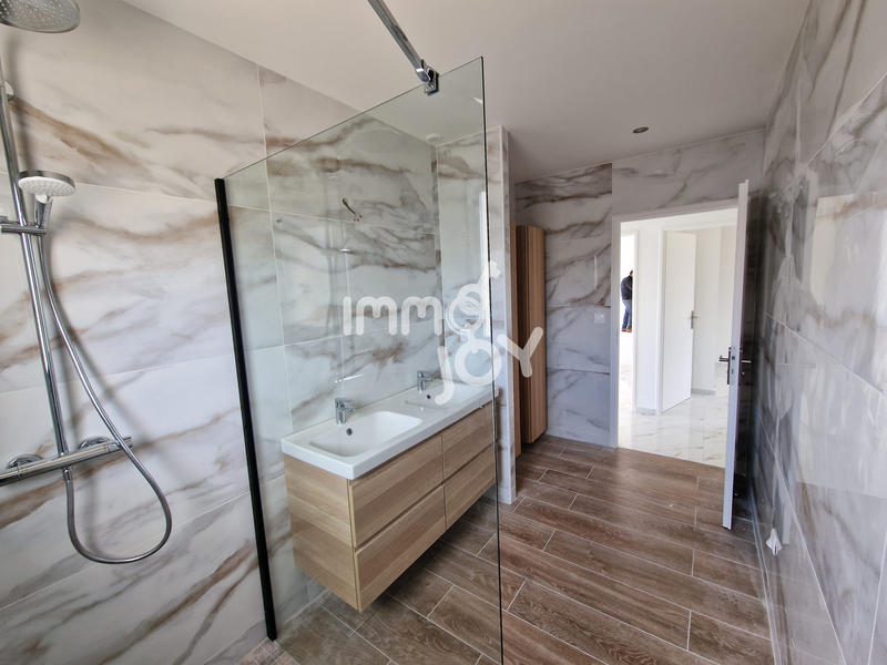 Maison - 111 m² - 4 pièces