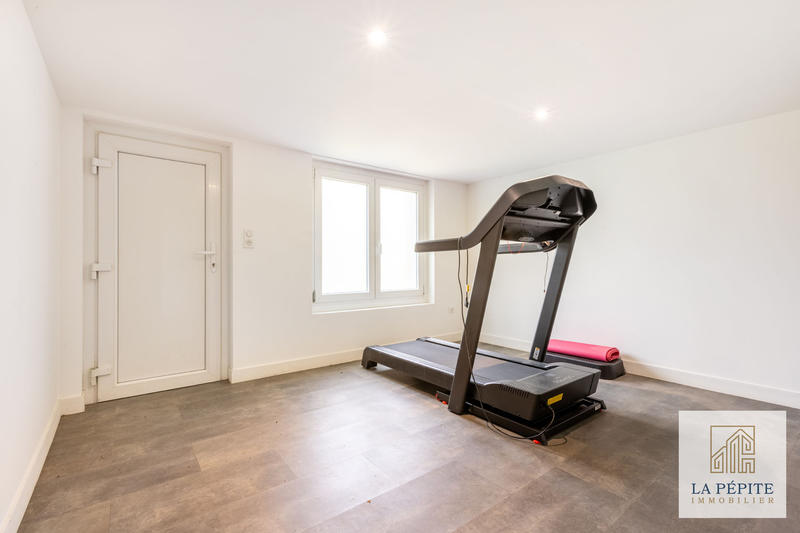 Maison - 173 m² - 9 pièces