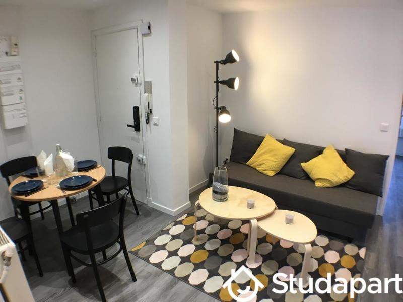 Chambre - 9 m² - 1 pièce