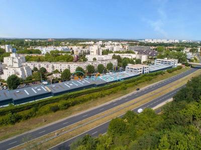 Local d'activité / Entrepôt - 221 m²