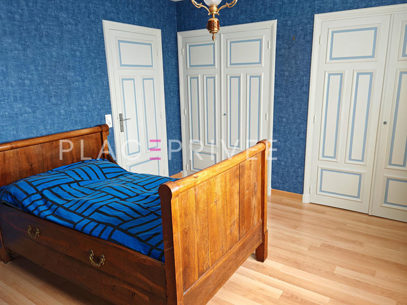 Maison - 208 m² - 7 pièces