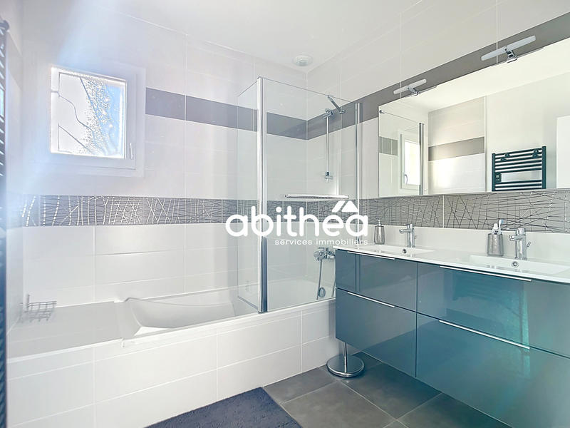 Villa - 120 m² - 4 pièces