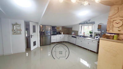 Maison - 217 m² - 5 pièces