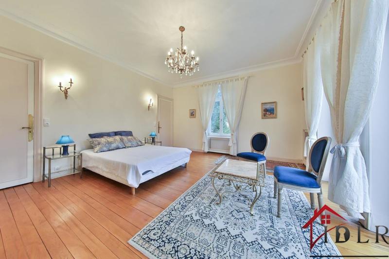 Château - 386 m² - 15 pièces