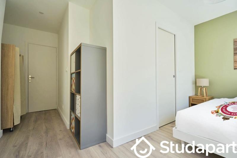 Chambre - 11 m² - 1 pièce