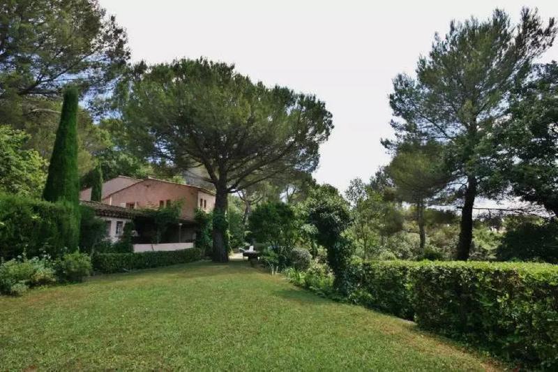 Villa - 350 m² - 8 pièces