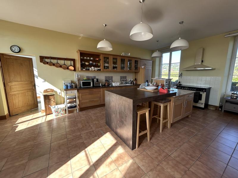 Maison ancienne - 285 m² - 8 pièces