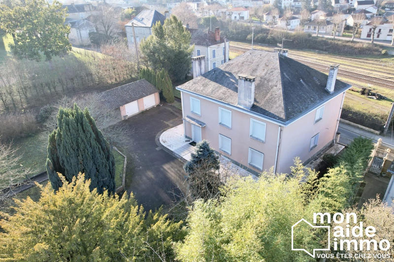 Maison - 300 m² - 15 pièces