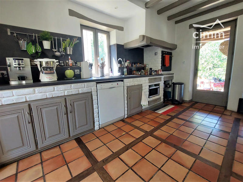 Maison - 215 m² - 7 pièces