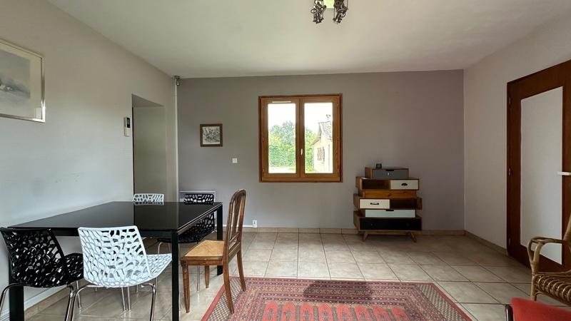 Maison - 200 m² - 8 pièces