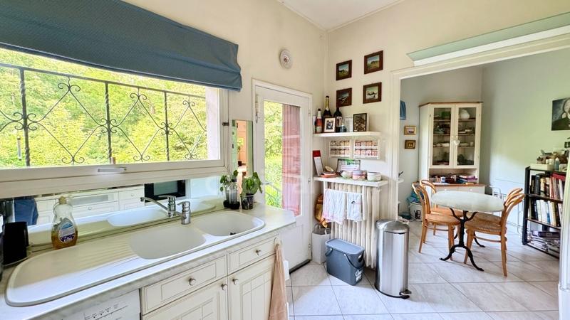 Maison - 265 m² - 8 pièces