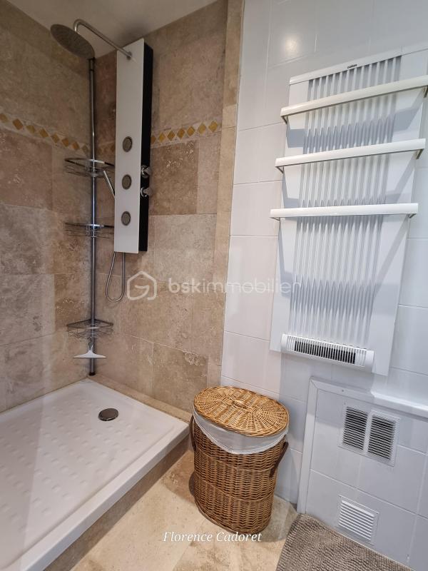 Villa - 239 m² - 8 pièces