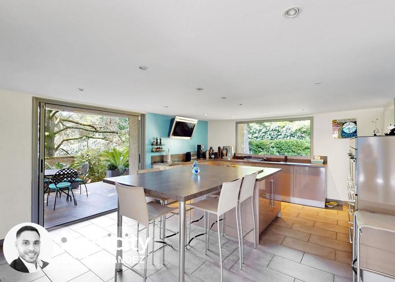 Maison - 189 m² - 6 pièces