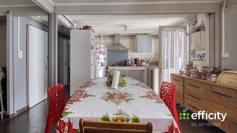 Maison - 90 m² - 5 pièces