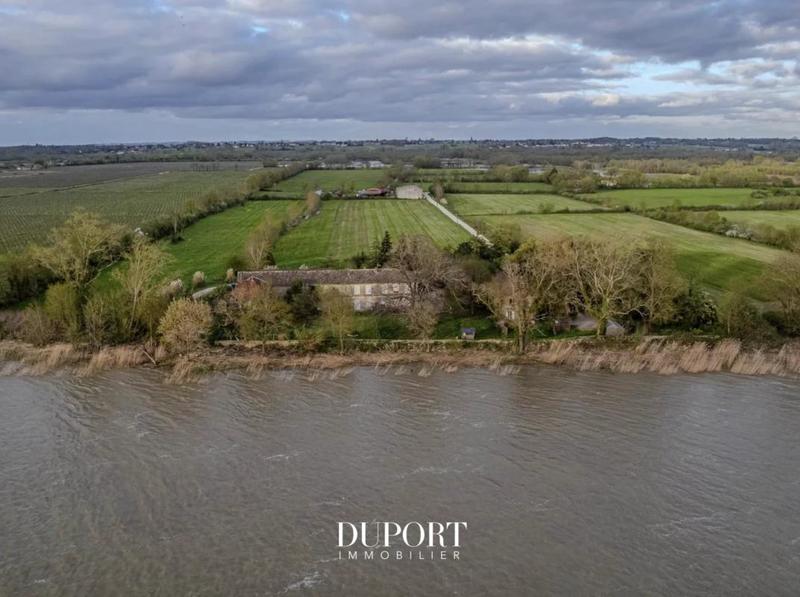 Propriété - 300 m²