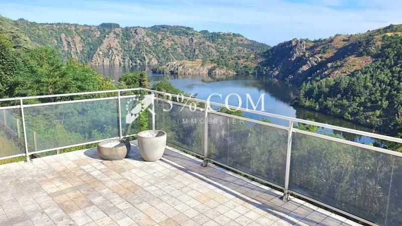 Propriété - 197 m² - 7 pièces