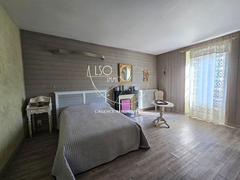 Maison ancienne - 204 m² - 7 pièces