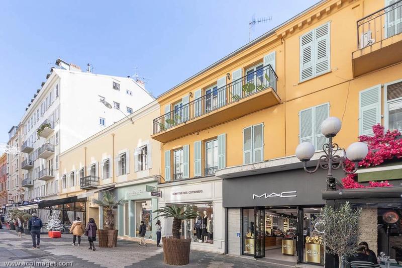 Appartement - 90 m² - 4 pièces