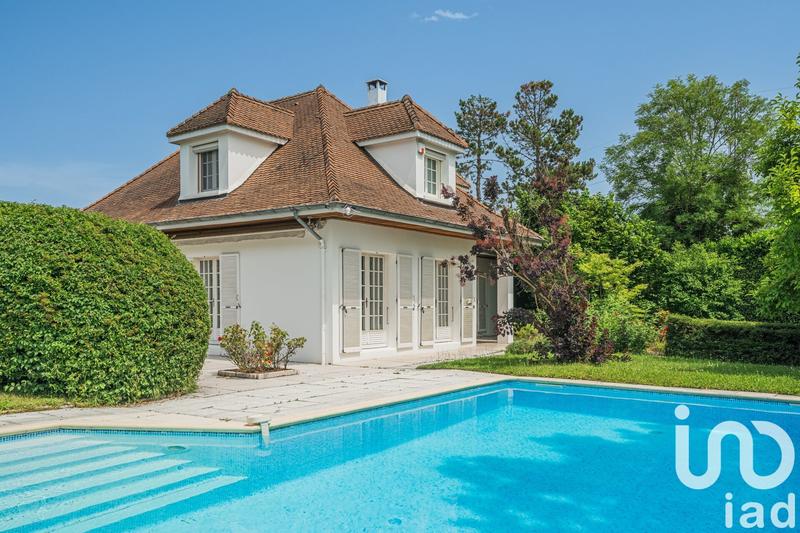 Maison - 205 m² - 5 pièces