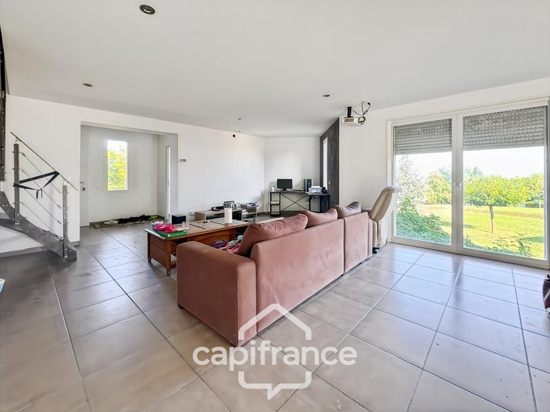 Maison - 170 m² - 8 pièces