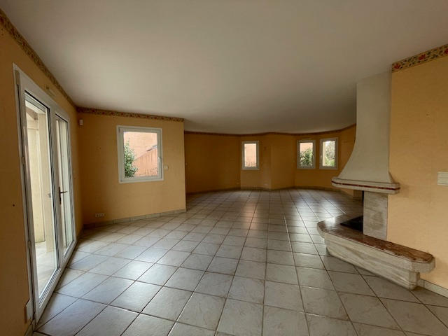 Maison - 215 m² - 7 pièces