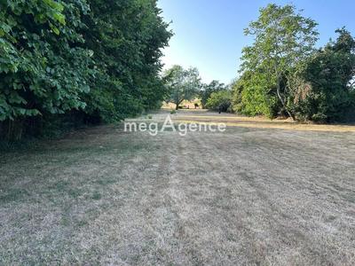 Terrain constructible - 2 350 m²