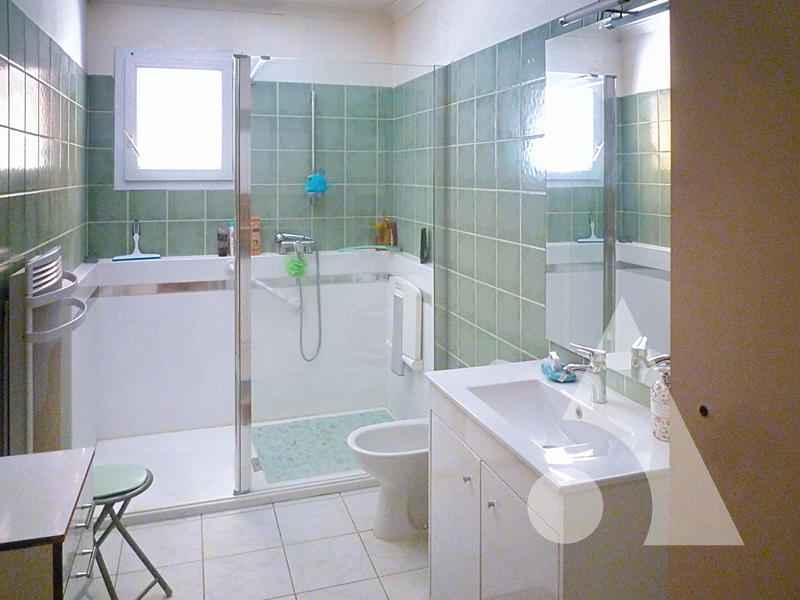 Maison - 256 m² - 11 pièces