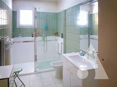 Maison - 256 m² - 11 pièces