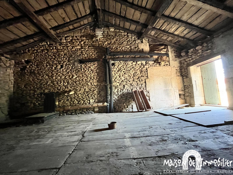 Maison - 210 m² - 6 pièces