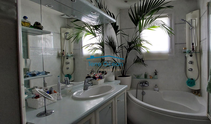 Maison traditionnelle - 130 m² - 5 pièces