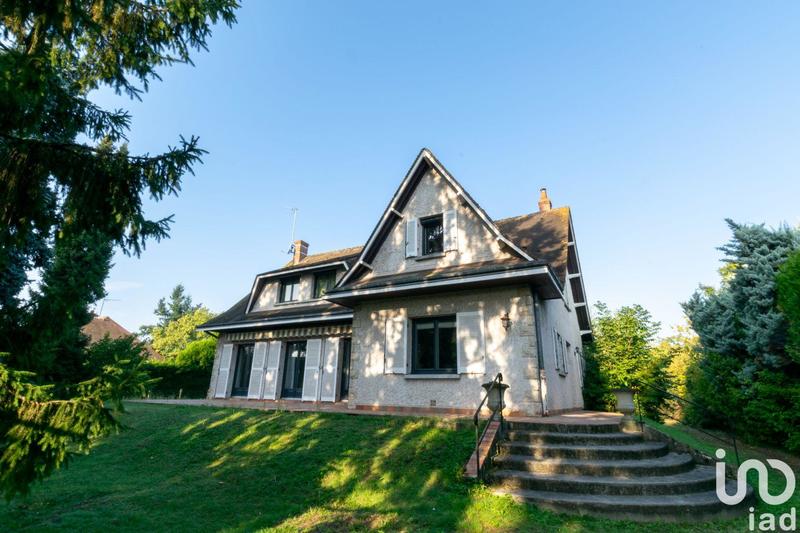 Maison - 210 m² - 8 pièces