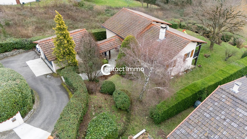 Maison - 210 m² - 6 pièces