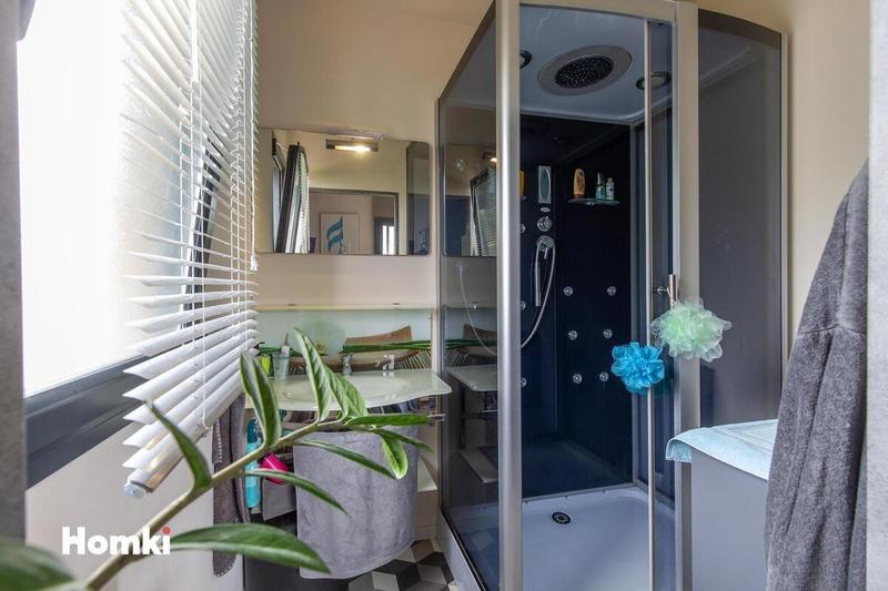 Propriété - 237 m² - 5 pièces