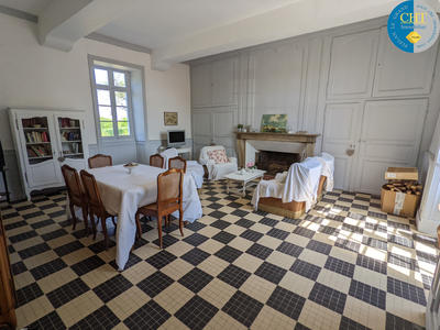 Maison - 228 m² - 12 pièces