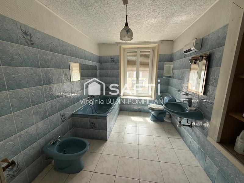 Maison - 208 m² - 6 pièces