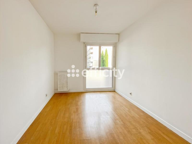 Appartement - 94 m² - 5 pièces
