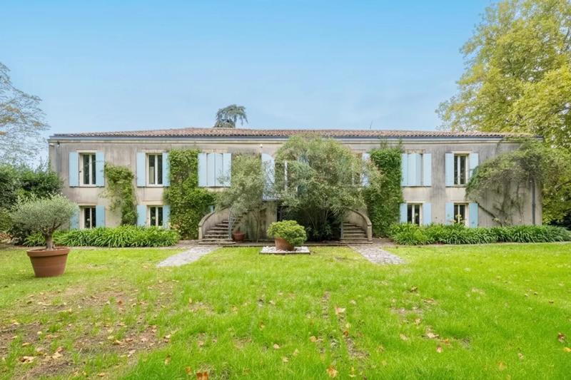 Château - 600 m² - 12 pièces