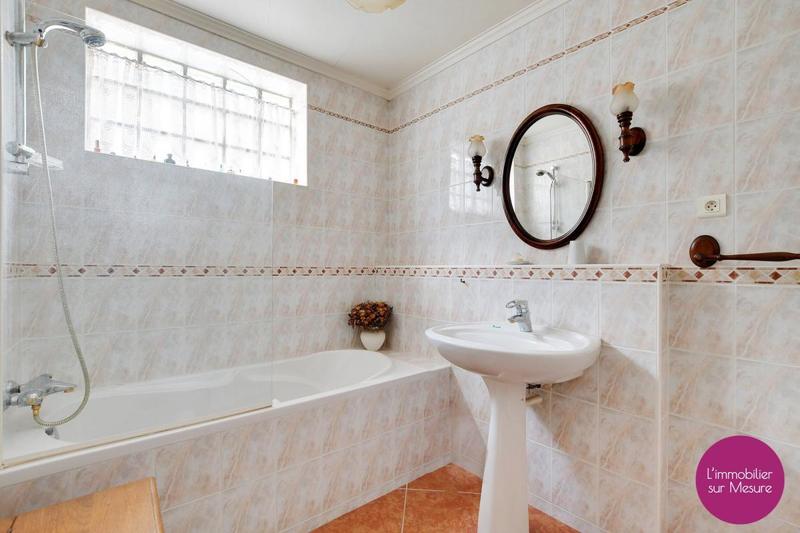 Villa - 270 m² - 6 pièces