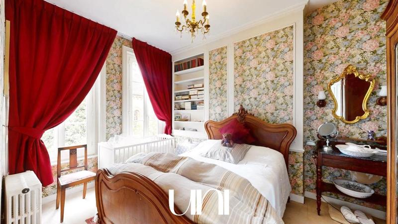 Maison de maîtres - 260 m² - 8 pièces