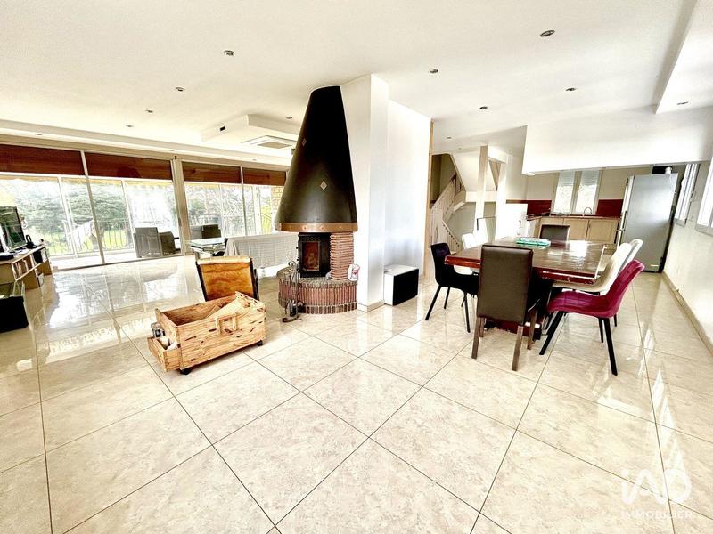 Maison - 247 m² - 5 pièces