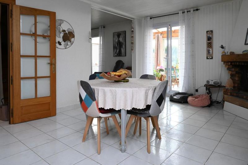 Maison - 94 m² - 5 pièces