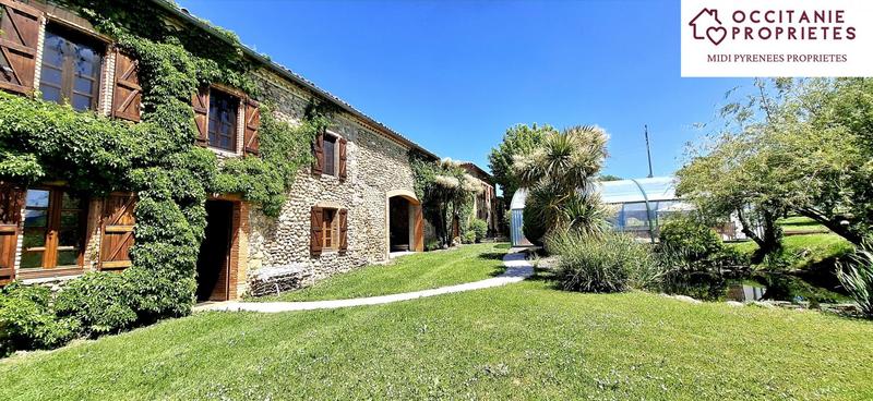 Propriété - 402 m² - 14 pièces