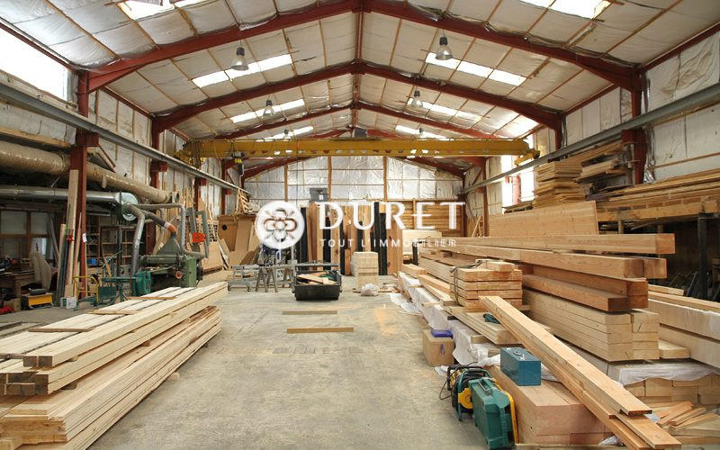 Local d'activités - 93 m²