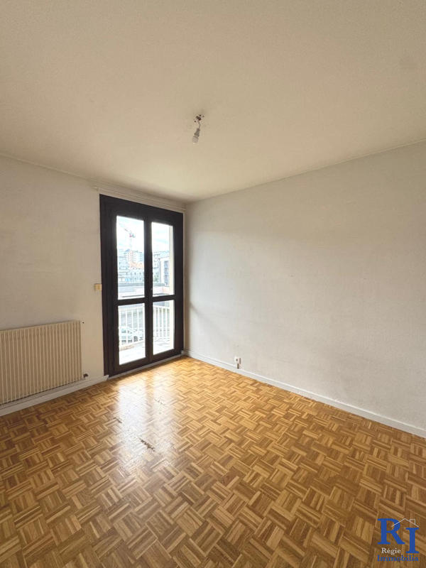 Appartement - 81 m² - 4 pièces