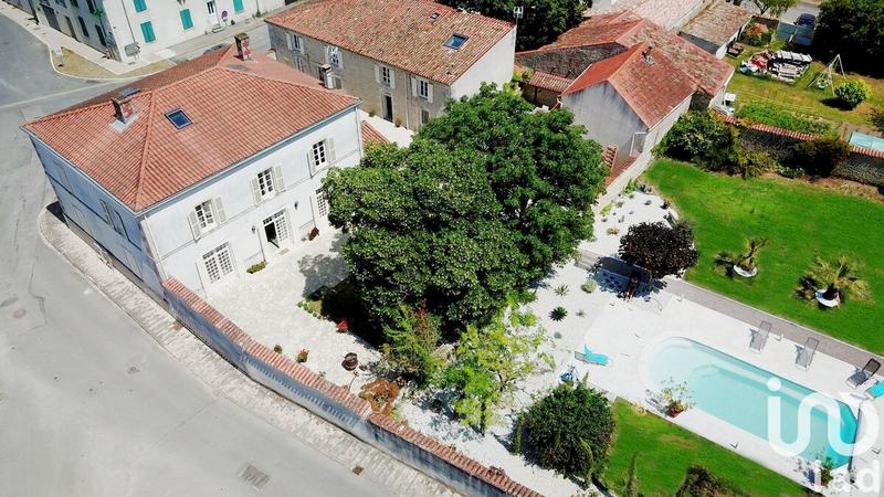 Maison - 430 m² - 15 pièces